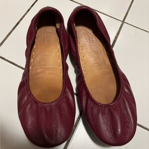 TIEKS BURGUNDY WOMENS SIZE 8